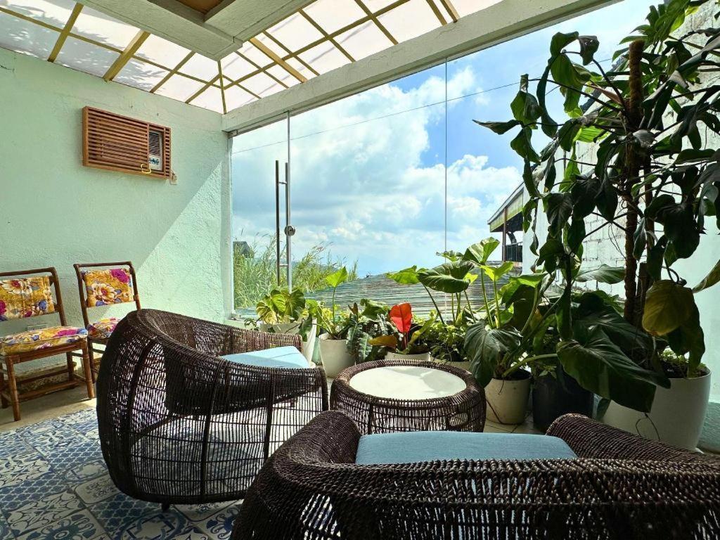 เคบินส์ บาย อีโค โฮเต็ล ตาไกย์ไตย์ Hotel Tagaytay City ภายนอก รูปภาพ